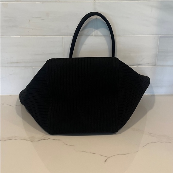 VIVAIA The Trapeze Tote Bag - Picture 12 of 15